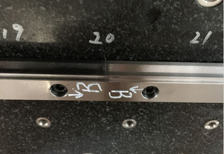 超長4米以上直線滑軌導軌的安裝方法