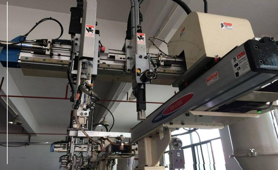 軌道直線導(dǎo)軌,直線滑軌導(dǎo)軌,直線方形導(dǎo)軌應(yīng)用在旋轉(zhuǎn)送料機(jī)械手